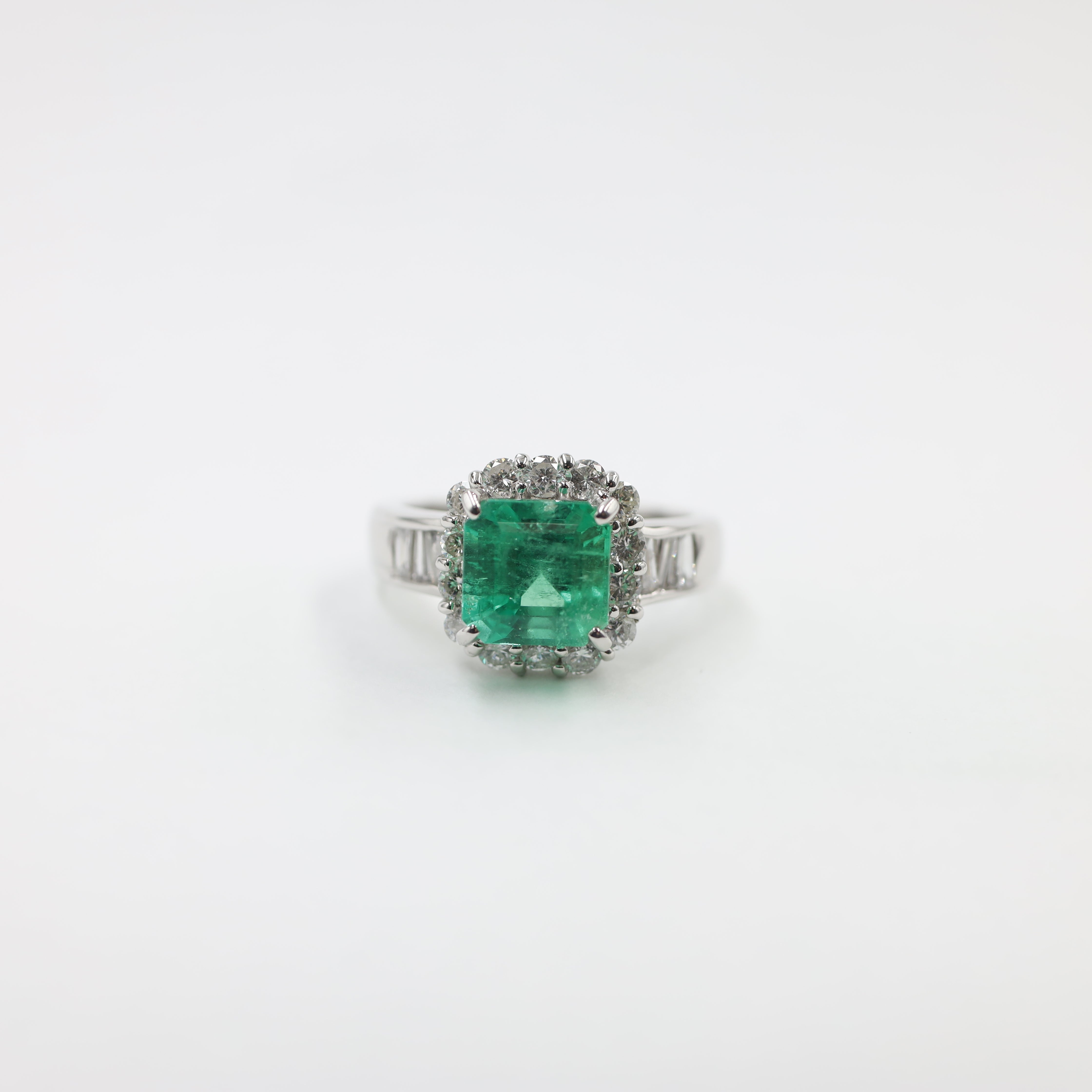 Exquisite Colombian Emerald and Diamond Halo Ring (PT900)