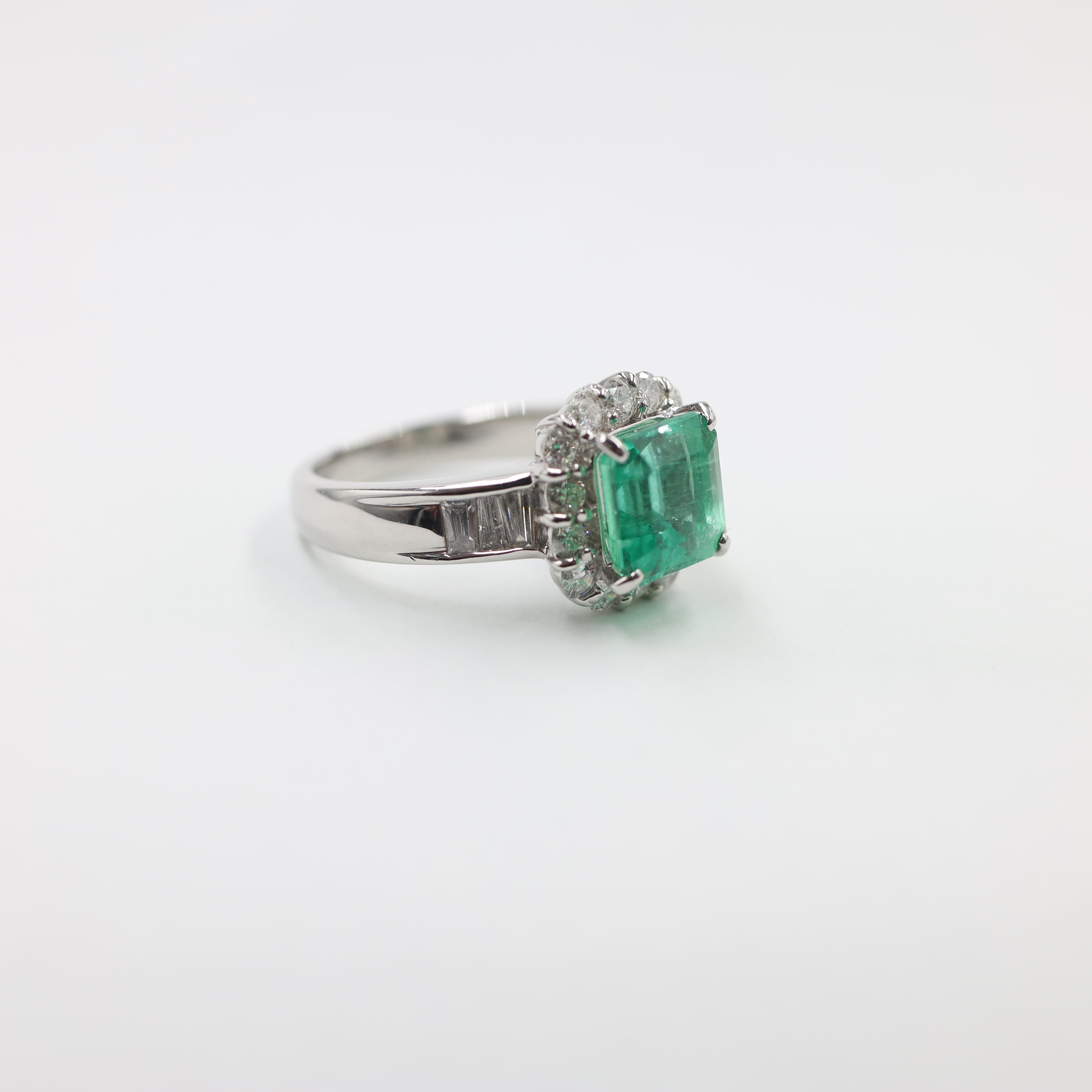 Exquisite Colombian Emerald and Diamond Halo Ring (PT900)