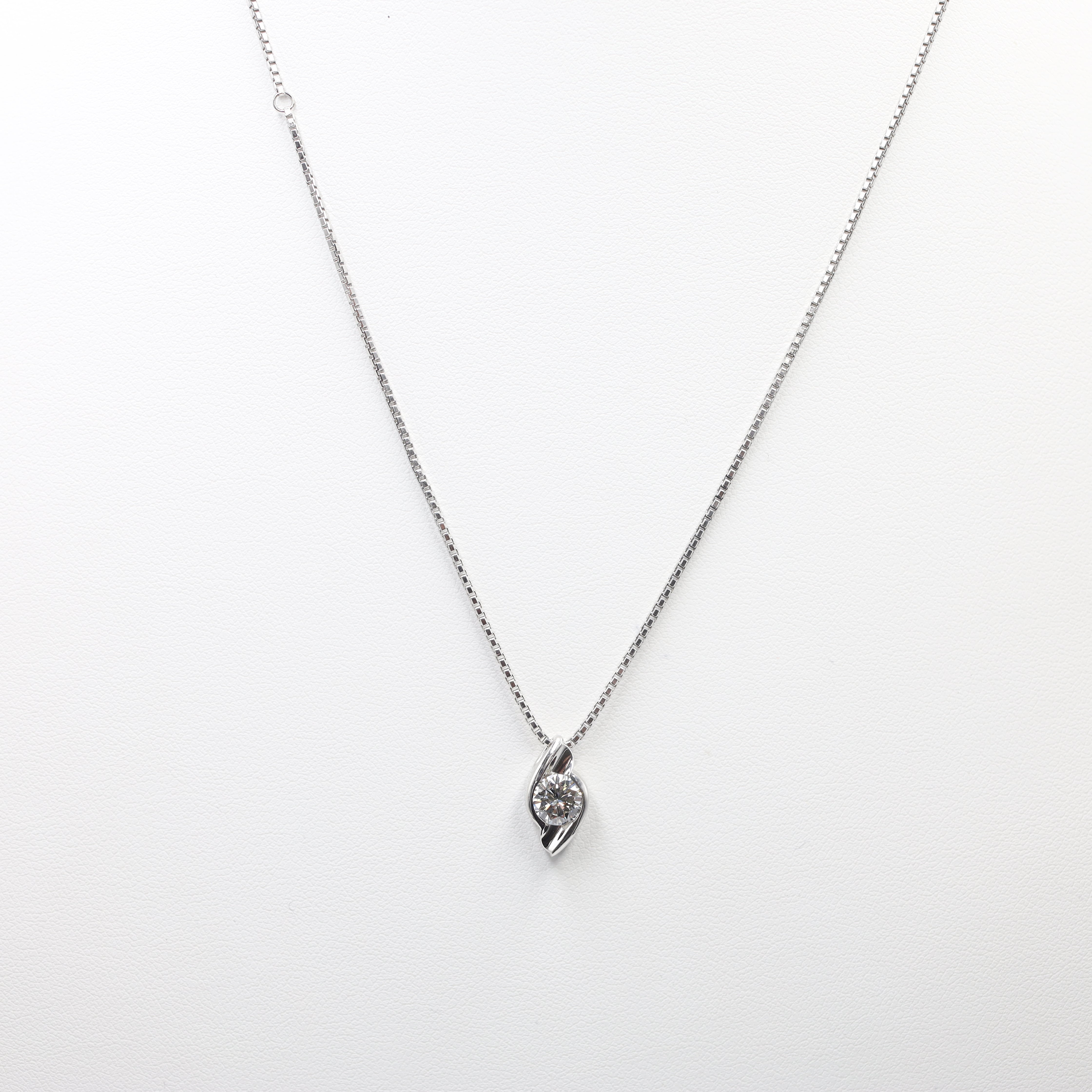 1.012 Carat Diamond Solitaire Necklace in P900 Platinum