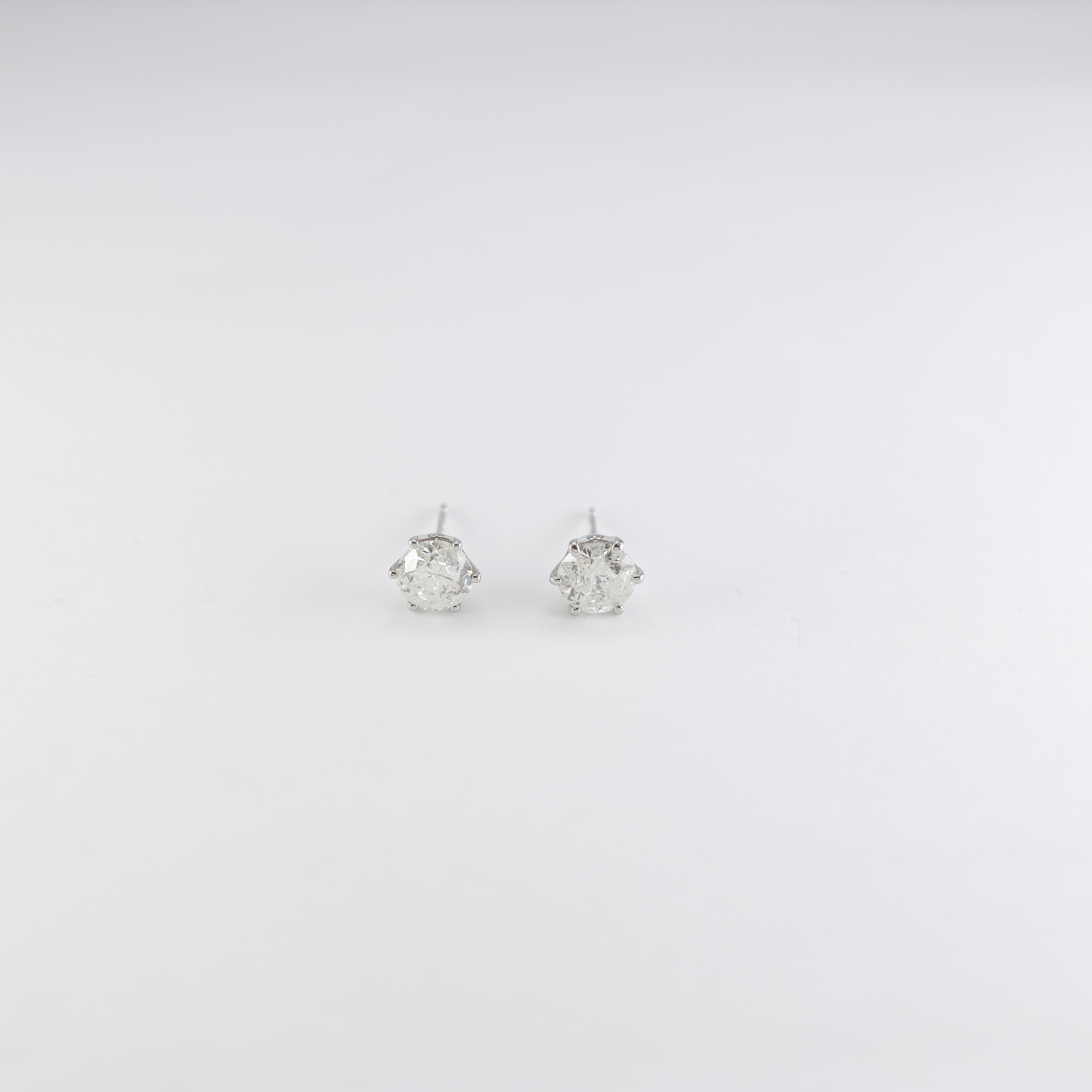 Classic 2.00 Carat Total Weight Diamond Stud Earrings in Platinum
