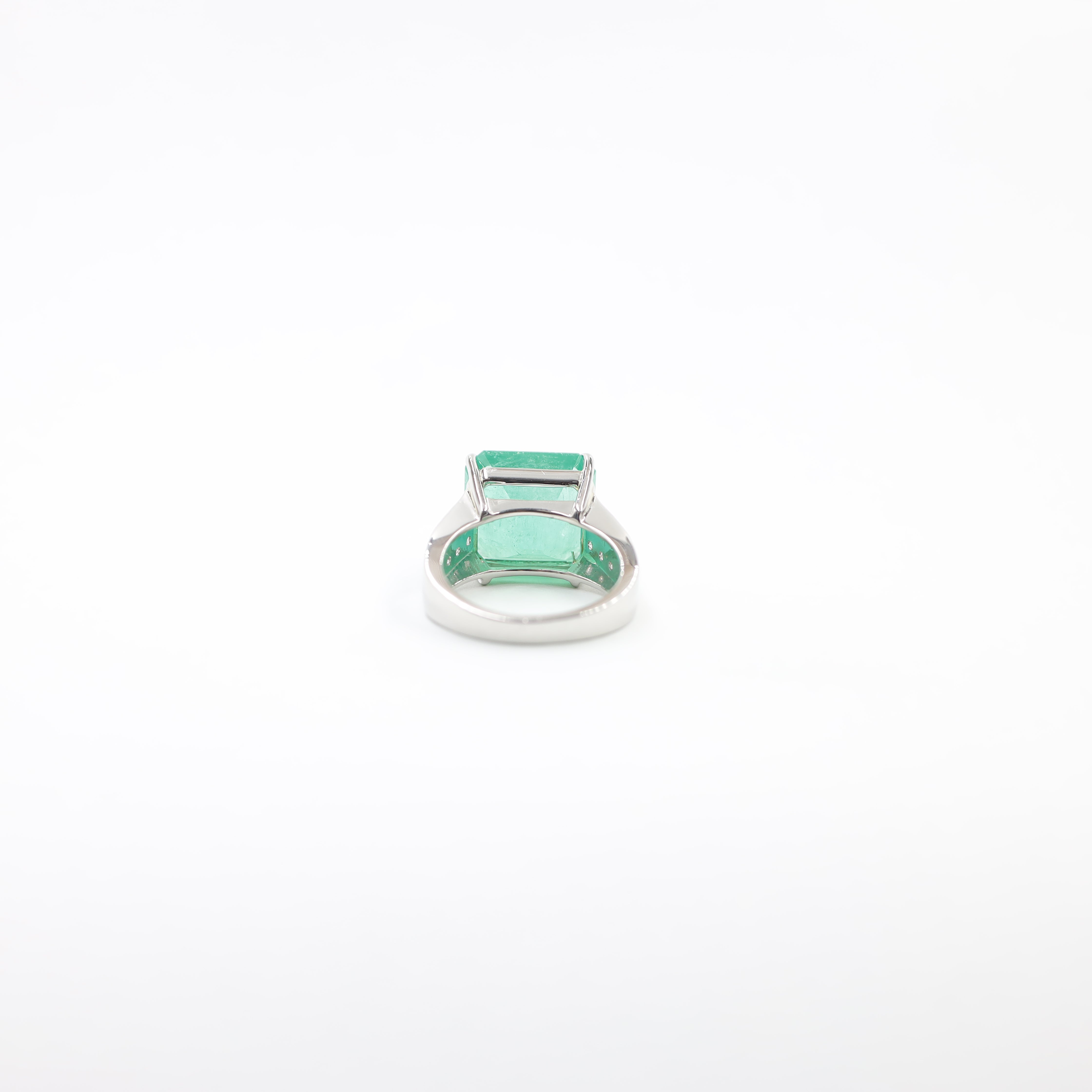 Investment-Grade Colombian Emerald Ring