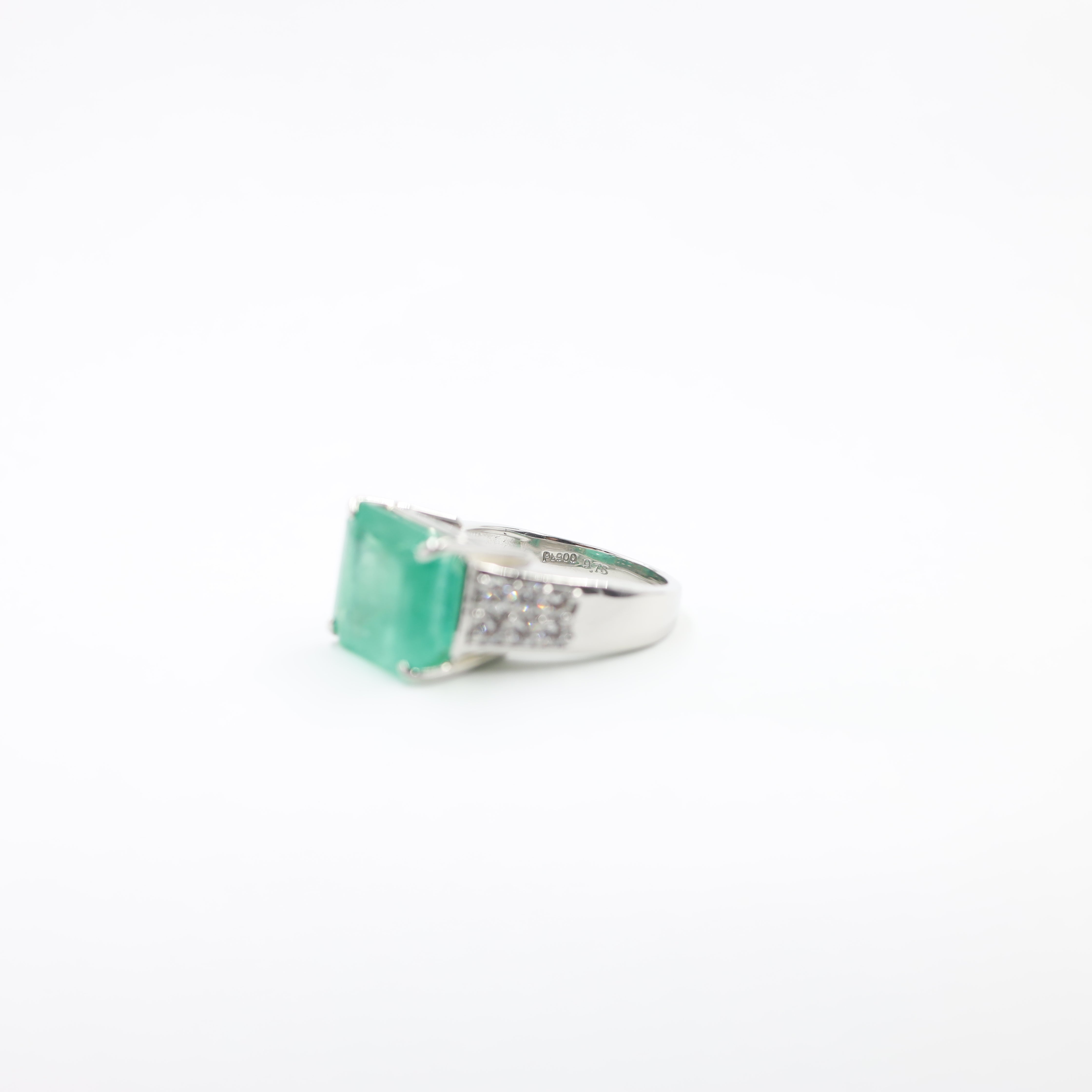 Investment-Grade Colombian Emerald Ring