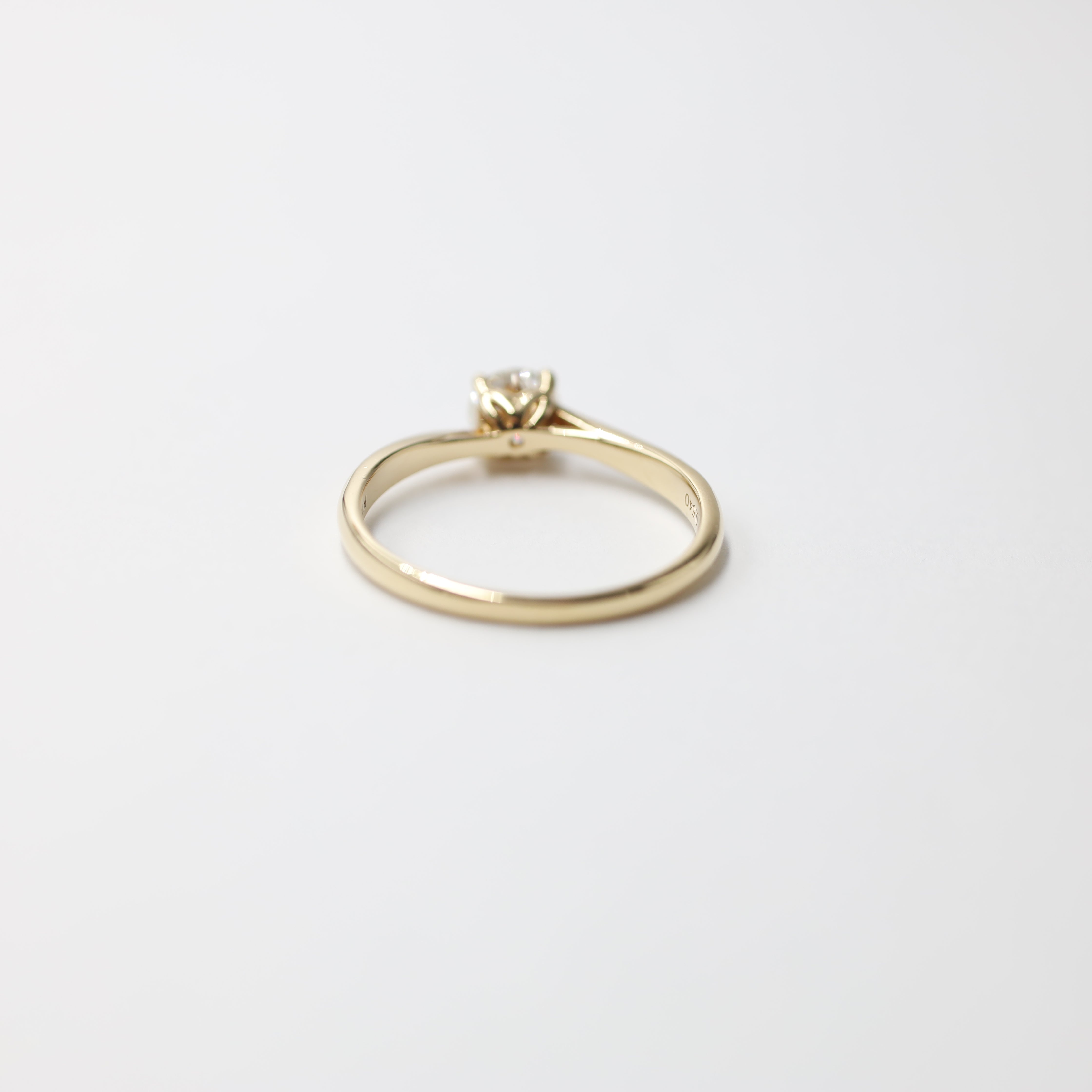 Classic K18 Yellow Gold Solitaire Diamond Ring (0.51 Carat)