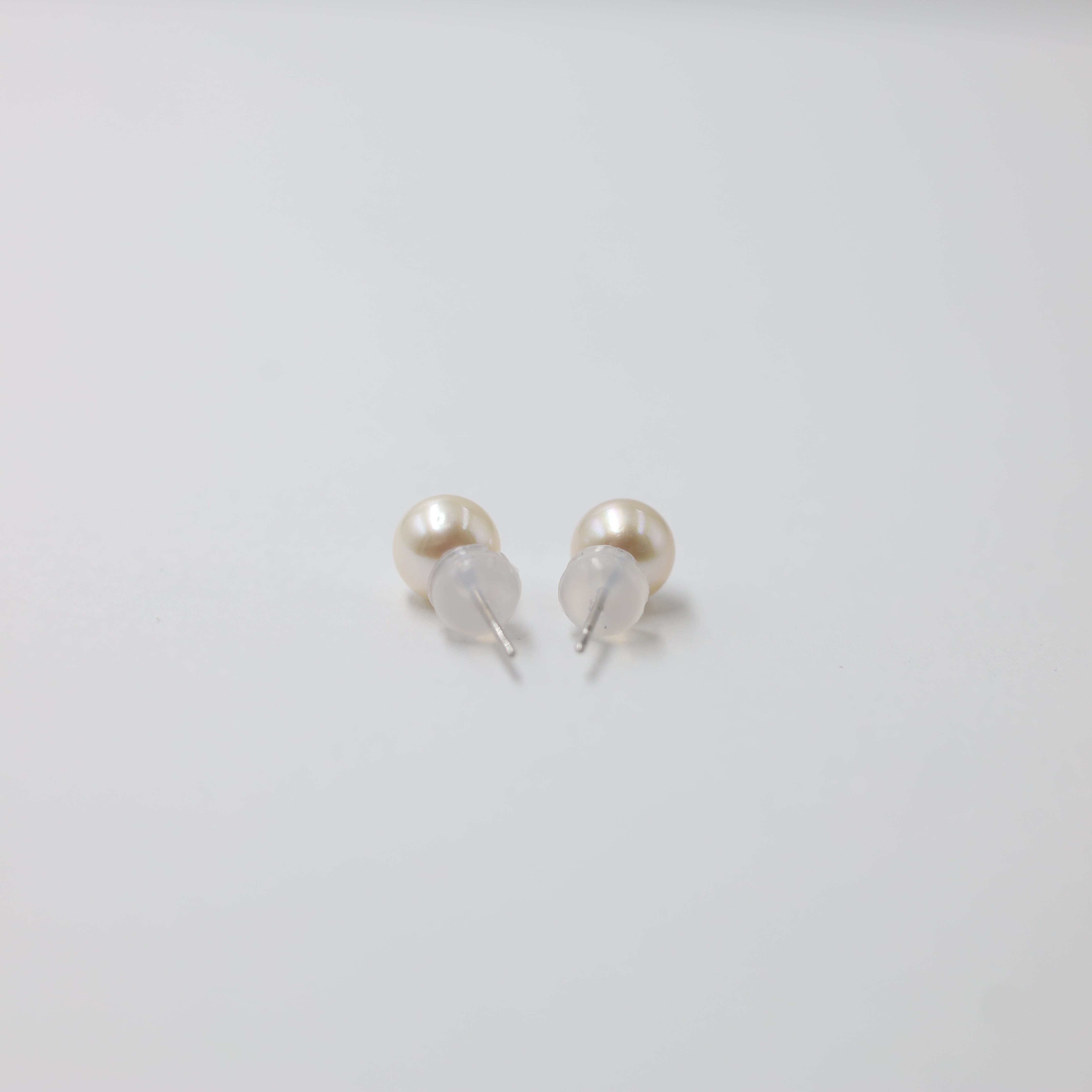 PT900 Akoya Pearl Stud Earrings (6.5-7mm)