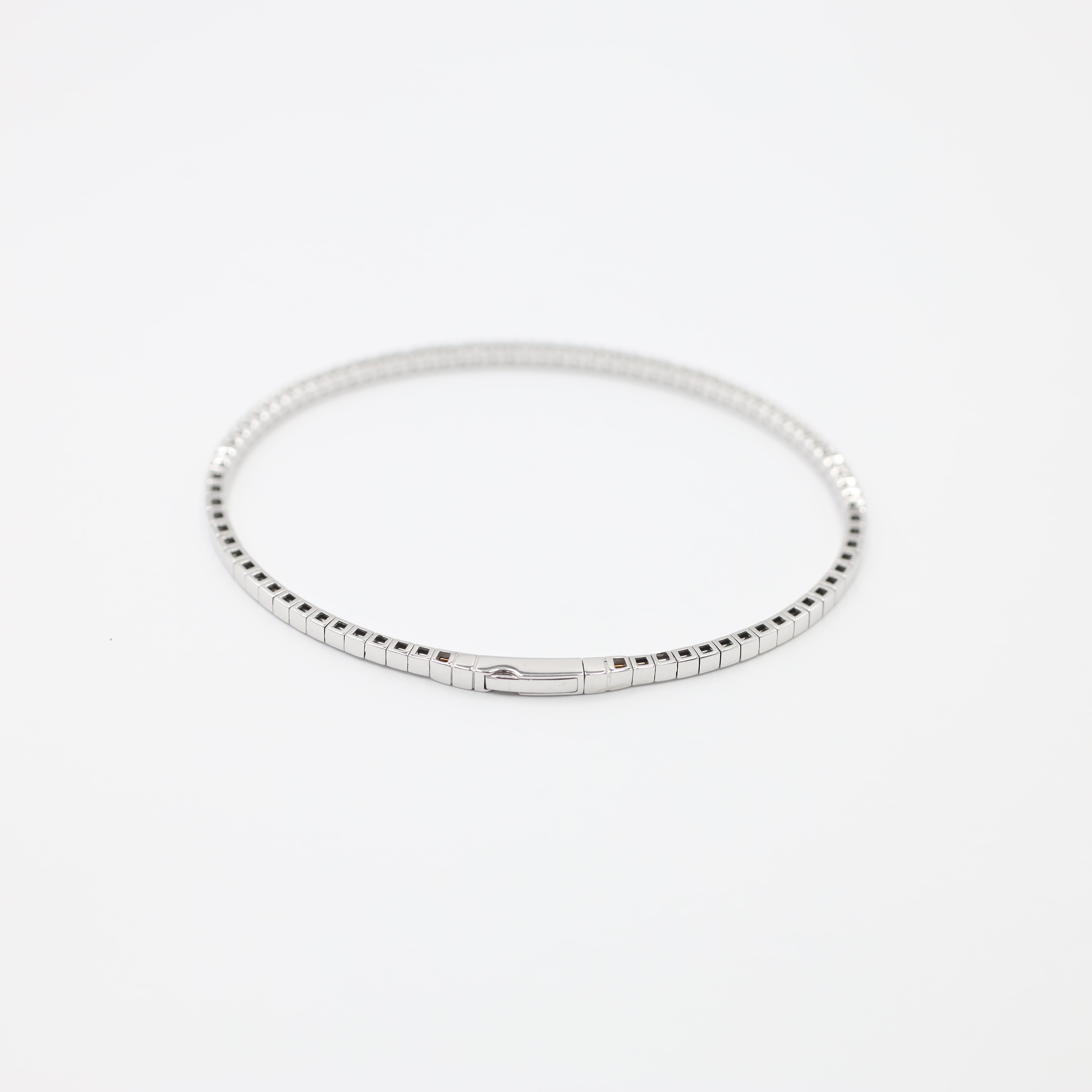 K18 White Gold Diamond Thin Tennis Bangle Bracelet (1.00ct)