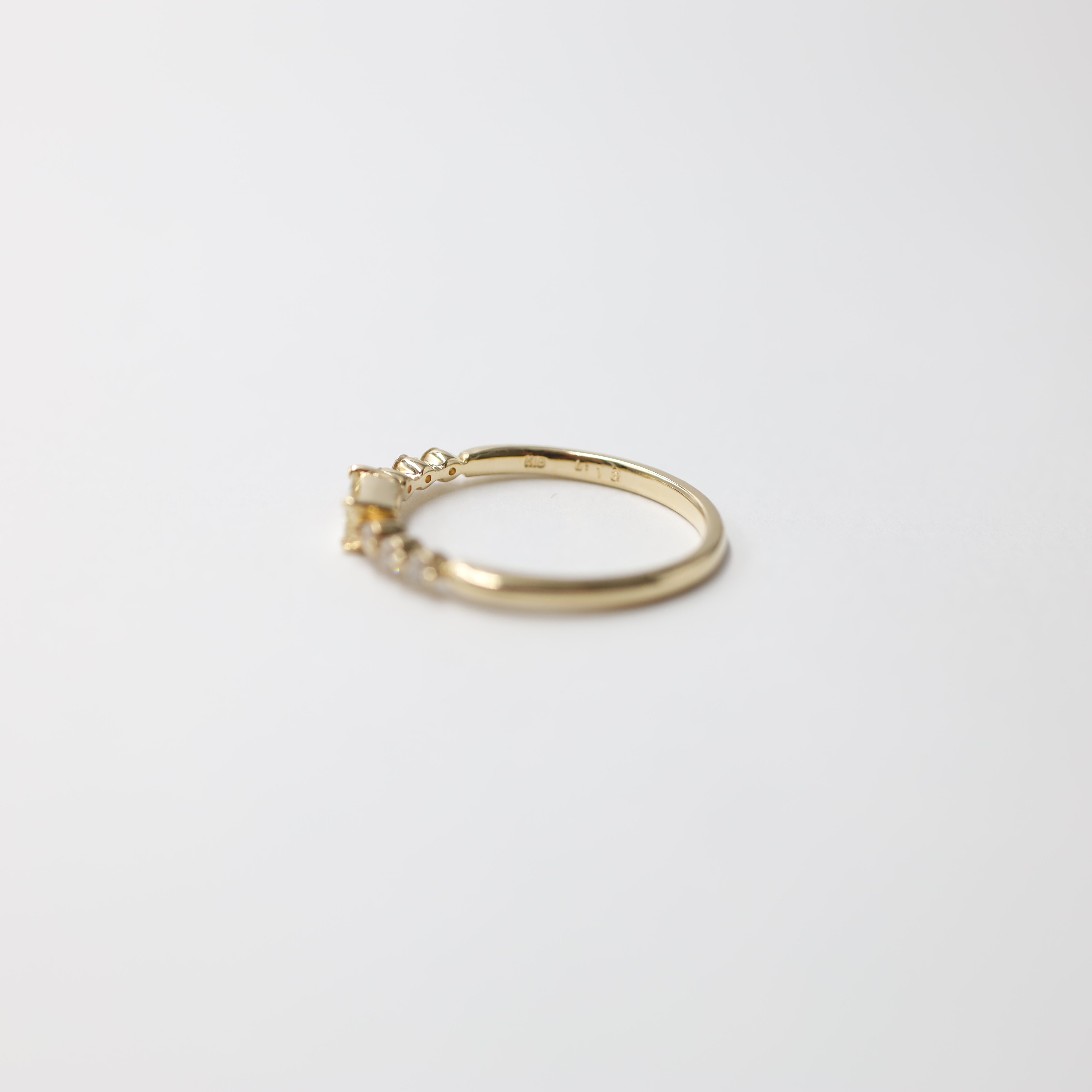 Baguette and Round Diamond Band in K18 Yellow Gold